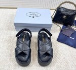 代购版 Prada 普拉达 Ss25 New Arrival～ P家25春夏 魔术贴厚底松糕凉拖鞋 X交叉凉鞋 妥妥增高神器，太友好了 小羊皮鞋面，质感拉满！