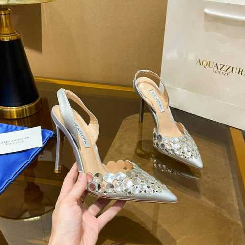 Aquazzura 2024 新款凉鞋 顶级版本 代购款独家新款顶级版本 质量超级美爆。 Zp 原版开模 原版扣开模 附带原版定制大钻烫满钻，尽显奢华，超级炫美
