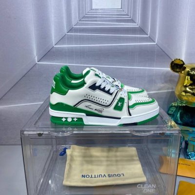 走量价 2024 路易威登走秀滑板鞋爆款， LOUIS VUITTON Trainer无疑是奢侈品牌推出的最成功的Sneaker之一，不过探索的脚步并不会停，L