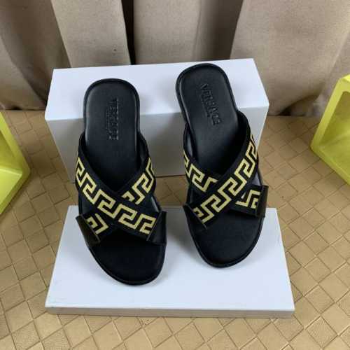 工厂价 新款上架 Versace 范思哲经典爆款时尚休闲拖鞋官网原版1:1开模原单品质，做工精细采用头层意大利进口牛皮，纯手工制作，彰显低调奢华橡胶耐磨防滑大底