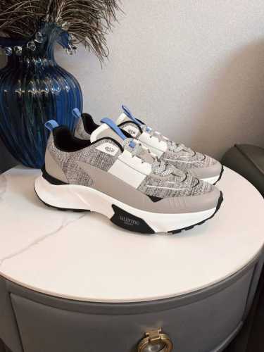 VALENTINO 2024华伦天奴最新休闲运动鞋，男女同款码数：35-46，系列新色陆续更新