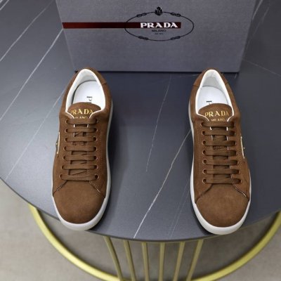 出厂价Pp： 顶级原单 品牌：Prada 普拉达 标准码：男码38 44 45可以定做 等级：官网同款 材料：原版牛皮面拼接 牛皮内里 原版耐磨柔软大底 款式类