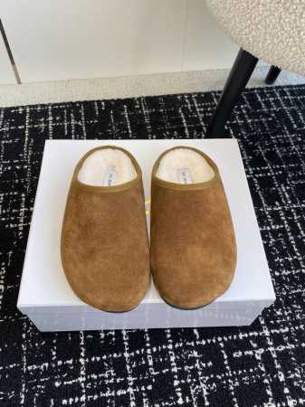 顶级品质 the row fw24 new arrival～ THE ROW 秋冬新款羊毛拖 室内户外都适宜，舒适温暖又时髦～ 妥妥的保暖神器一枚，秋冬必备单品 - 点击图像关闭