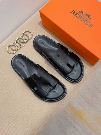 工厂价 新色，中底全包，全新改版 Hermès 包装升级，版型做工材料升级。 市场最高版本纯手工鞋 顶级产品爱马仕拖鞋 202早春新款原版一样， 师傅级纯手工打 - 点击图像关闭