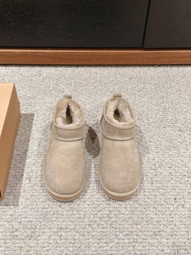 顶级品质 UGG经典系列全新升级厚底雪地靴 check 你的随性复古棕色系look，点亮街头拿捏 潮酷不费力~厚底铅笔靴 大橘底一秒蹬厚底TAZZ秋冬装备齐活，