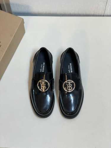 Burberry 巴宝莉 Size：39-44 38.45.可定做 顶级高端男鞋， 官网同步巴宝莉打造，鞋面进口牛皮 开边珠牛皮色打造，内里进口顶级丝绸牛皮