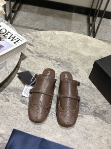 顶级品质Prad* 25ss 普拉达走秀款复古流苏半拖鞋单鞋爆款！走秀款 复古感时髦满满 随意百搭 时尚休闲 独到味道，人人都爱也轻松驾驭 每年都会爆.足以征服