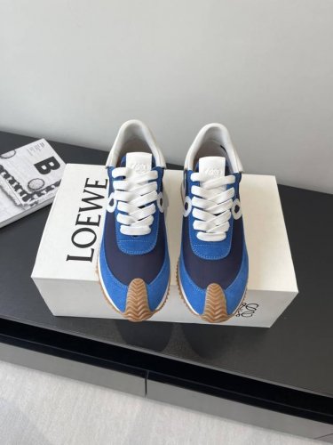 新版面 Loewe 罗意威 早春最新内增高拼色德训鞋 阿甘鞋 小白鞋 超级火爆 情侣款 超级好看 超级百搭 超级舒服 拼色拼接鞋面 非常高级隐藏式内增高5Cm