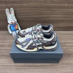 顶级版本New Balance 1906A 系带圆头耐磨 低帮跑步鞋男女同款酒红色。 货号: M1906A D包装:全套得物配件加固得物盒包装！ 码数:36-4