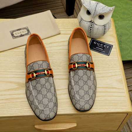 工厂价 Gucci 古奇 里 爆款豆豆鞋顶端品牌奢侈，顶级～质量 ，最新時尚豆豆鞋 ..鞋面選用原版头层牛皮制造. 全头层水染皮内里 。原版个性时尚柔软橡膠耐磨 - 点击图像关闭