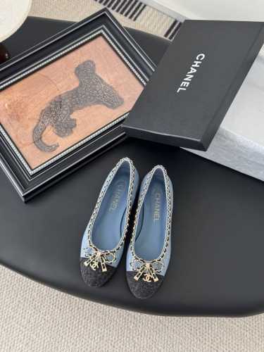 Chanel 小香25K新品链条双C粗跟单鞋！ 原版1:1复刻 经典中的经典 无论搭配裤装还是裙装都是完美 小圆头的设计很好的修饰脚型 小仙女们必备！ 鞋面采用