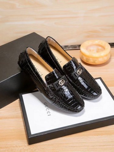 实价 Gucci 古奇 高版本 懒人鞋 休闲豆豆款 2025新款专柜同步发售 意大利进口原版品牌精选头层柔软牛皮 头层羊皮内里 拒绝脱色磨脚 原版底 由意大利高