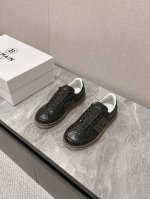 巴尔曼Balmain复古情侣款德训鞋；阿甘鞋；运动鞋 这款系带休闲运动鞋妥妥的美式复古风格～ 上脚超级好看舒适经典百搭的绝绝子单品！ 高丝小牛皮面料 羊皮垫脚