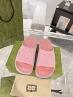 Gucci 23Ss 春夏单品 新款厚底沙滩情侣款拖鞋 拉腿增高神器 Yp一比一还原，所有细节 材质 舒适度 全部跟原版一样了 复刻度98%。底厚5Cm 码数：