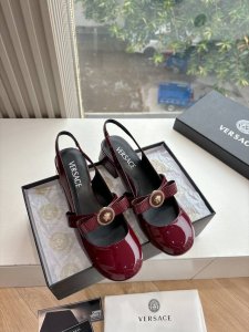 G126所见即所得Versace联名系列 高版本 范思哲杜美莎人头&奥钻搭配F形立体鞋跟高跟 海内外热度超高的联名秀款 Yb一致一比一原版开模独立开模高级重工金