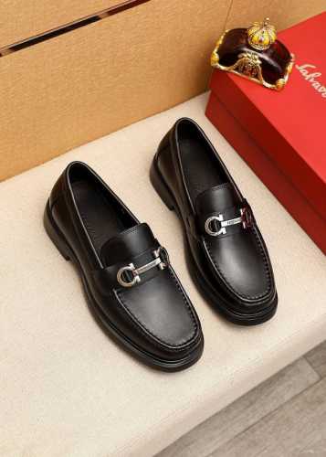 商品商标：Ferragamo 菲拉格慕 休闲皮鞋 正码码数: 38-44 45.46订制 商品材料：精选 进口小牛皮鞋面+经典五金扣，进口水染牛皮内里。强烈立体