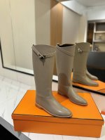 Hermes高级辣妹kelly Jumping骑士靴顶级牛品匠心好货经典再现拒绝不了的款式谁穿都好看 优雅风格，创造不一样的感觉！它是你鞋柜里不可缺少的战靴！