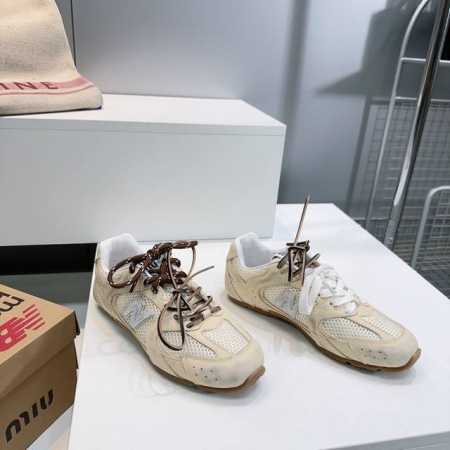 高品质出厂单鞋 ！顶级品质情侣款！ 新色！ Miumiu 530 2025春夏新款联名款Nb复古网面运动鞋休闲鞋！ Miu Miu 缪缪大秀上爆出的这双与New - 点击图像关闭