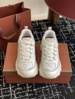 代购级460 Lp 家新品 Loro Piana 诺悠 翩雅 Cairn Walk 情侣款运动鞋老爹鞋 官方售价 Rmb￥P ￥ P8,200 这款灵感源自都市