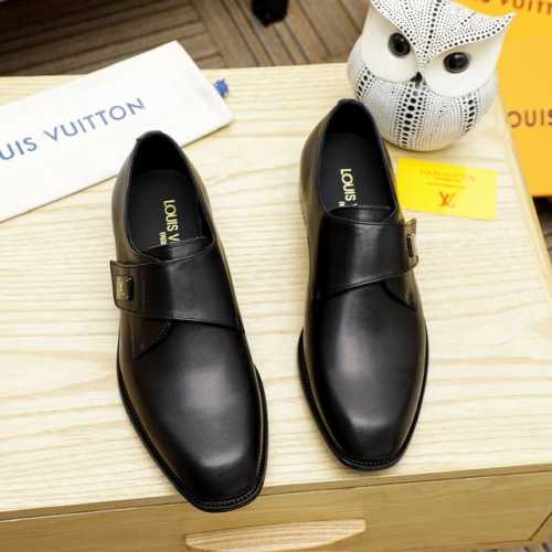 工厂价 LOUIS VUITTON 里 路易威登 新款男士休闲商务皮鞋官网原版复制，鞋面采用进口官网1:1材料制作意大利牛皮面，水染内里绝非一般的工艺制造，大厂