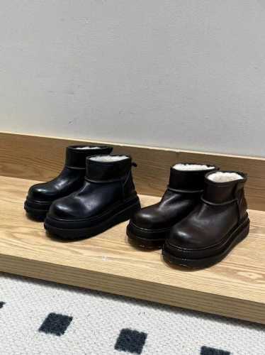 独家顶级版本 UGG~24vs秋冬爆款松糕厚底休闲毛鞋系列 厚底轮胎休闲毛鞋 一款不会撞衫的鞋子、简约的隔板设计上斑点的大底、鞋面真丝卷毛、秋冬季必备款