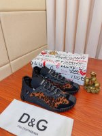 实价 Dolce&Gabbana 杜嘉班纳 ～高品质. 低帮休闲、众多明星至爱，采用高端进口多种材料工拼接真皮垫脚，简约大气，完美诠释鞋履最新灵感，经典与时尚融
