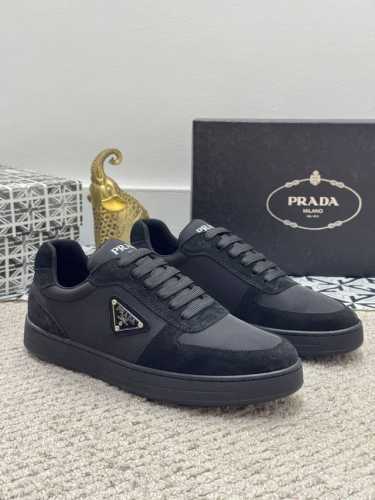 出厂价P 实价 高端精品-普拉达~男鞋官网经典最新款上市了1：1复制，香港专柜同步，走秀同台；全部采用磨砂牛皮进口柔软舒适羊皮内里、特质大底原版1:1防滑耐磨；