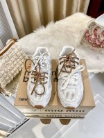 橙子出厂价 ，男码+10 Miu Miu New Balance联名款 NB复古休闲运动鞋 德训鞋阿甘鞋 情侣款 新色 做旧 经典NB530运动鞋中汲取灵感，推
