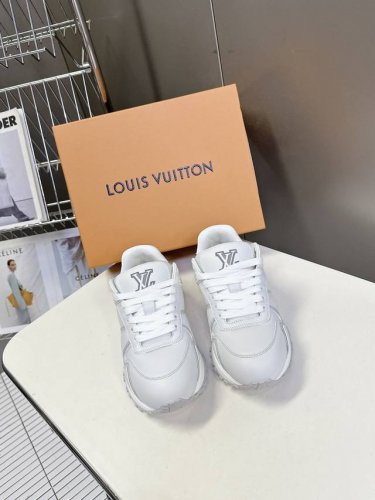 Lv路易威登Run Away Maxi系列 胖丁 情侣款 厚底 运动鞋 原版购入开发 做货 Run Away Maxi 运动鞋初次亮相于 2025 早秋系列 以