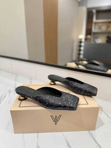 出厂 Vanda Novak来自意大利品牌 全网独家 耗时3个月研发 鞋跟独特设计酒杯 重磅系列 众多联手意大利品牌 推出高级感满分的鞋款系列 火遍Ins神仙绝
