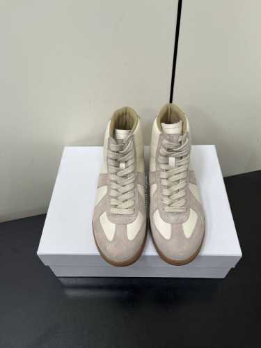 男款 Maison Margiela tibi mm6经典德训鞋高帮版无敌好看，唯一对版 细品多双正品代购回来1比1出模开发！鞋面:牛皮麂皮内里:进口小羊皮鞋底