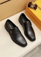 商品商标：LOUIS VUITTON 路易威登 商务皮鞋 正码码数: 38-44 45.46订制 商品材料：精选 进口头层小牛皮圧花鞋面+奢华五金扣，进口头层牛