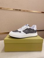 工厂P价 专柜同步Burberry 巴宝莉 顶级代购同步发售正码数：38-44。意大利进口牛皮搭配官网布料。全进口羊皮内里，鞋底：原厂特供原版底，独家活动成型底
