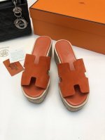 2025- Hermes 爱马仕 春夏新色柜上同步巨献 经典H型牛皮木糠底厚底松糕拖鞋 H家鞋款 2025Ss新品~真正的原版购入，拒绝看图做货！矮子乐，超级好