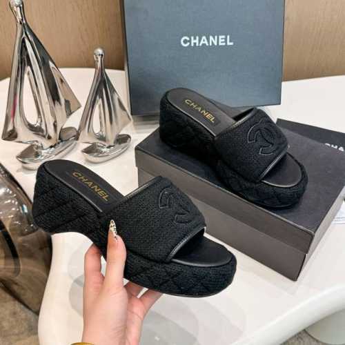出厂价P P340 Chane* ｜小香25C早春针织双C 复古厚底拖鞋 好穿又出片的度假风凉拖 经典织面双C设计真的很精致 舒适度一绝 上脚轻便 暴走不累脚
