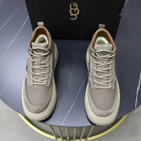 澳洲进口加厚羊毛 品牌：UGG正品代购 尺码：39 44 等级： 官网1:1 材料： 头层真皮防水防冻鞋面 真毛内里 原版防滑 柔软 耐磨大底 款式类别：男士休 - 点击图像关闭