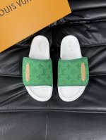 38-45 Louis V*高端精品 奢品拖鞋 1:1高端品质 休闲阳光宽松舒适型 最高版本高品质精品 经夏季必入哦