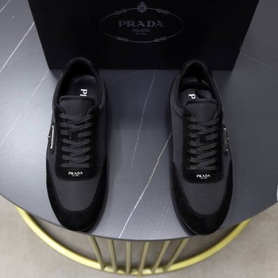 品牌 普拉达prada 标准码 38 44 45可订做 等级 官网同款 材料 原版面料 舒适透气内里 轻便耐磨大底 款式类别 男士时尚休闲鞋靴 跑步 运动鞋 尊