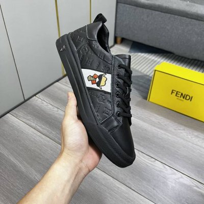 芬迪新款休闲运动鞋 休闲时尚爆款， 版型简洁大气， 面料采用进口牛皮，舒适猪皮内里，原版耐磨橡胶大底，独家新款，实物拍摄，两色可选，码数：38-44