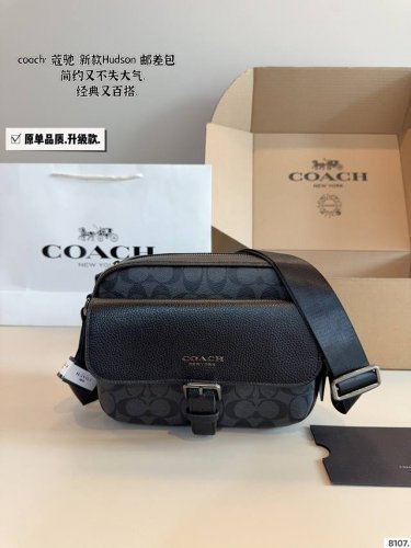 配礼盒. 顶级原单版 C家 新品黑色 男生都会喜欢的邮差包 款式对于男生来说真的太友好了又能装又百搭 搜索蔻驰 Coach 男包尺寸：23*7*18Cm