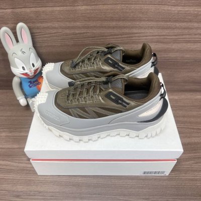 590 顶级版本Moncler盟可睐Trailgrip网布系带圆头低帮运动休闲鞋灰绿色。 码数：36-46码 编码: H209A4M00100M2058 包装：