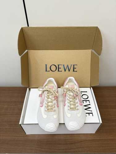 顶级版本 配飞机盒 Loewe 25Ss早春阿甘鞋 德训鞋 运动鞋 扣件+10 罗意威拼色运动鞋！极简风格真的做到极致、实在太百搭！随便穿搭就可以很高级、鞋子很