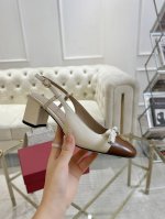 最新春款 法式蝴蝶结、重工打造经典高跟鞋，顶级版本绝对史上最强货 欢迎对比面料釆用进牛皮、内里印度羊皮，大底采用意大利进口真皮大底，舒适好穿楦型与专柜一致，优雅