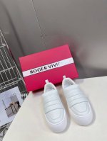 Rogervivier罗杰维维亚 RV 新款Viv Golf钻扣厚底小白鞋 面包鞋 梦中情鞋RV钻扣小白鞋！轻运动风潮来袭，简便运动鞋以鞋底花型图案令人眼前一亮
