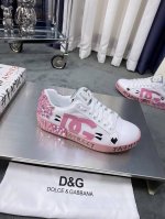 商品商标: Dolce&Gabbana 杜嘉&班纳 正码码数: 35-40 商品材料: 鞋面意大利牛皮拼接布料鞋面 羊皮垫内里 钻石装饰 鞋底 原厂特供原版橡胶