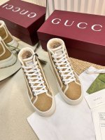 女 男 GUCCI 1977冬季厚底羊毛款，双G压纹A级牛反绒毛毛保暖休闲鞋 工厂独家首发 鞋面采用原版材料，全羊毛垫脚，超柔软舒适让行走更加便捷舒适！ 独家新