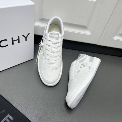 最新款纪梵希Givenchy G Move系列、系带低帮休闲运动男鞋到货。 这款男士板鞋精选进口柔软头层皮革+定制丝绸牛皮，后帮加衬增加舒适感，鞋舌饰以Ghy