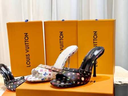 2025春款Vuitton Loui .馿家￣￣￣￣￣ 橡胶底 P300 双层真皮底250 ★顶级版本 ★原版开发 独家开模 ★码数35 42 跟高9.5 - 点击图像关闭