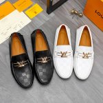 商品商标：Louis Vuitton 路易威登 休闲套脚鞋 正码码数: 38-44 商品材料：精选 牛皮压纹鞋面 牛皮鞋垫 羊皮内里 橡胶大底