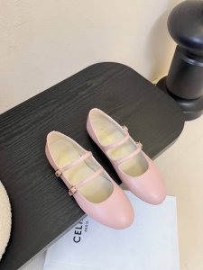 Celine思琳春夏凯旋门玛丽珍时装鞋 上脚真的超级显瘦超级美 C家特定的精致凯旋门Logo 好看到爆 鞋面 原版小牛皮 内里 垫脚 采用顶级混种羊皮 意大利真